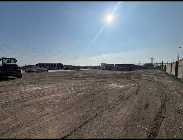 4,100M² INDUSTRIAL YARD TO LET IN BLACKHEATH INDUSTRIAL